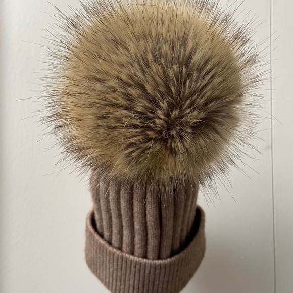 Norla knitted hat. - Picture 4 of 8